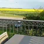 2 -sommar, Mit Suedbalkon *