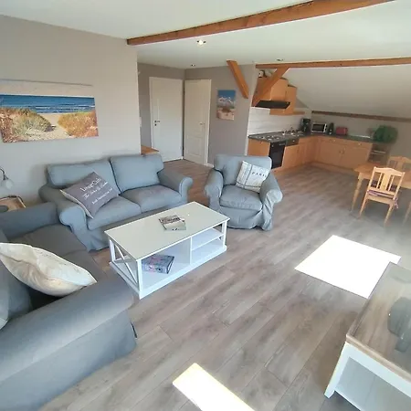 2 -sommar, Mit Suedbalkon *