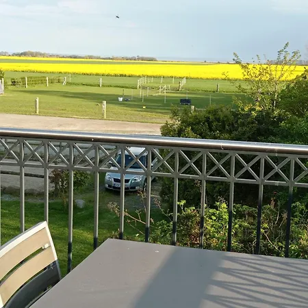 2 -sommar, Mit Suedbalkon *